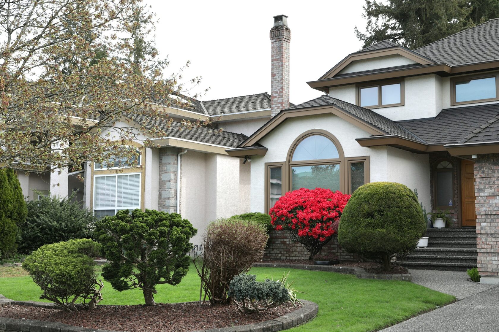 Residential pest control specialist at a family home